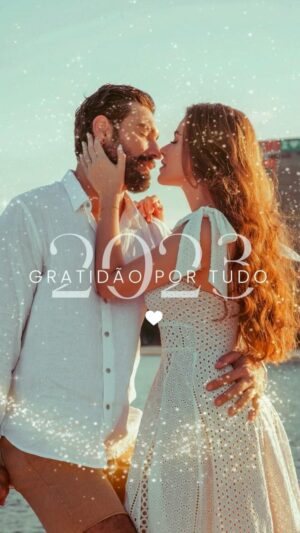 Victor Pecoraro Instagram - Uauuuuuuu… Gratidão define o nosso 2023 🙏🏻

Em 2023 colhemos promessas do Senhor nas nossas vidas, sonhos de uma vida inteira que foram realizados nesse ano, vivemos o extraordinário de Deus e sua infinita misericórdia e bondade todos os dias, nos mimando muito nesses 365 dias de 2023. 
Não temos palavras para agradecer por tudo que Deus nos fez. Um ano que ficará marcado na nossa história para sempre. 
Muitas alegrias, descobertas, surpresas, viagens, noivamos, casamos e agora somos um só, Morais Pecoraro. 
O maior presente Deus nos deu, uma aliança de uma só carne NEle. 
A cada pessoa que esteve conosco nessa jornada, nosso profundo agradecimento 🙏🏻 Vocês são as estrelas de 2023. 

Estamos preparados para desfrutar o 2024 com tudo que Deus tem para nós. E a folha em branca vem com tudo para escrevermos os nossos próximos capítulos. Que venha o novo de peito aberto. 
Que a gratidão pelo ano que se encerra, nos inspire a abraçar o futuro com muita fé. Que as memórias sejam faróis que iluminam nossos caminhos em 2024. 

Desejamos um 2024 abençoado para todos vocês com muito amor. Que vocês possam colher o melhor de Deus ✨

#melhoranodasnossasvidas #amor #paz #saúde #Deus #abundancia #fé #extraordinário