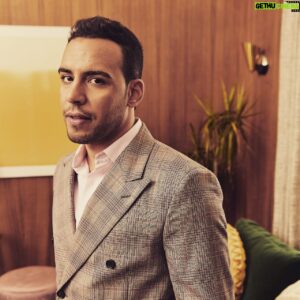 Victor Rasuk Instagram - Happy Valentine’s Day.. #WeekendVibes 📸 @iheartmaarten