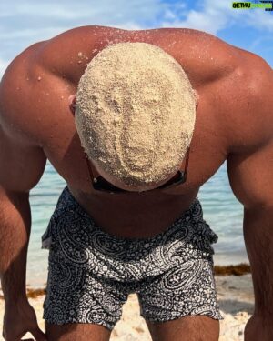 Victor Turpin Instagram - I ask Rafi to draw a beautiful butterfly on my new sandy hair... and she did!! 🦋 wow! Blonds have more fun!. #sand #blond #earthy #sandy #beach #talent #summer #travel #trip #fun #island #islandlife #tan #latino