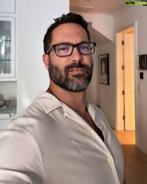 Victor Turpin Instagram - Gray beard   glasses   sore knees. Bring the dad roles! 😬 (I mean, keep bringing them). #glasses #latino #beard #colombian #selfie #actor #colombiano #paisa