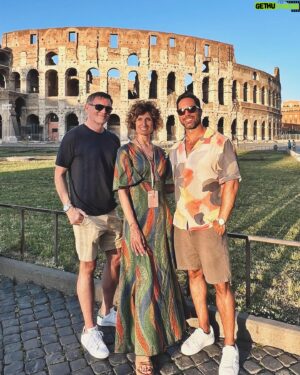 Victor Turpin Instagram - A wonderful Colorful tour of Roma by the gorgeous @alessandradetataguia (Archeologist)- We discovered things we wouldn't even imagined. Gracias Alessandra.  #roma #italy #italia #archeologist #familia #color #historia #guia