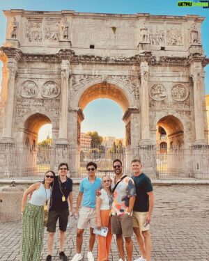 Victor Turpin Instagram - A wonderful Colorful tour of Roma by the gorgeous @alessandradetataguia (Archeologist)- We discovered things we wouldn't even imagined. Gracias Alessandra.  #roma #italy #italia #archeologist #familia #color #historia #guia