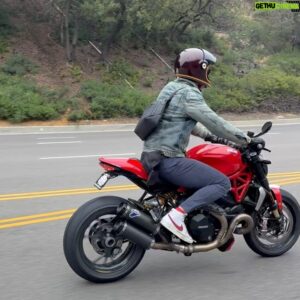 Victor Webster Instagram - 2 wheels, 4 good friends, 1 amazing ride and countless laughs and great stories.