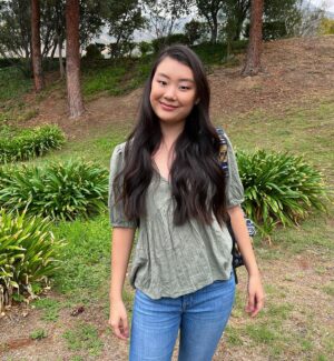 Victoria Grace Instagram - Smile more, worry less😊