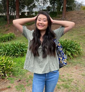 Victoria Grace Instagram - Smile more, worry less😊