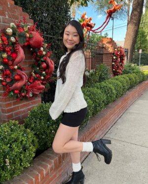 Victoria Grace Instagram - It’s beginning to look a lot like Christmas❤️🎄