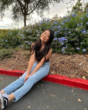 Victoria Grace Instagram - Hello December👋