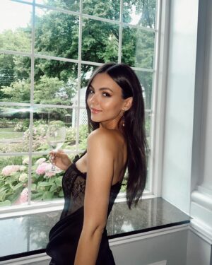 Victoria Justice Instagram - Not pictured: me sobbing because weddings WRECK me 😭💞
I love love!! @emilyvagnone & @kkubis_ , witnessing yours was sooo beautiful. Congrats 🙏🏼✨