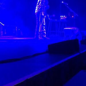 Victoria Pratt Instagram - A few days late, but so proud of my handsome hubs. Back in the saddle after breaking his leg into a million pieces. Strong like bull, sings like a giant manly Angel. ❤️🤠
@traceadkins 
@hrcasinonindiana @hardrock_cincinnati