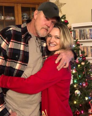 Victoria Pratt Instagram - Merry Christmas from the great white north, eh!