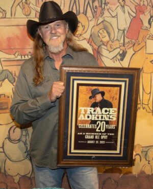 Victoria Pratt Instagram - 20 years as a member of the Grand Ole Opry! So proud of my sweet hubs. What a great night. Wonderful friends, amazing music, cake…. I mean, does it get an better?
@traceadkins 
@opry 
#JasonCrabbe
