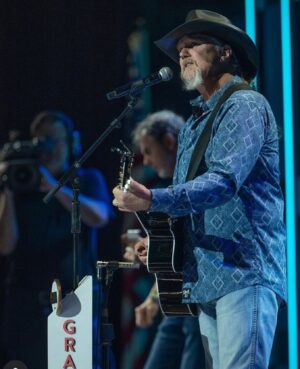 Victoria Pratt Instagram - 20 years as a member of the Grand Ole Opry! So proud of my sweet hubs. What a great night. Wonderful friends, amazing music, cake…. I mean, does it get an better?
@traceadkins 
@opry 
#JasonCrabbe