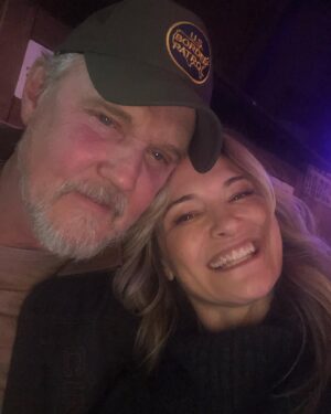 Victoria Pratt Instagram - Yeehaw!! Happy Birthday to my sweet hubby. If you have to work on your birthday, this is the place to do it! First day of shooting on #UltimateCowboyShowdown Season 4 in Arizona. Time for cake!