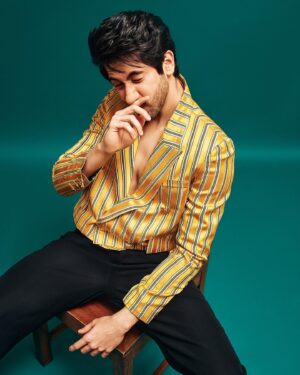 Vihaan Samat Instagram - Last night for @graziaindia ✨
.
.
.
Outfit - @ranbirmukherjeeofficial 
Shoes - @louboutinworld 
Hair - @Irshad__hair
Styling - @who_wore_what_when 
Photography - @harneshjoshi 
Best friend - @ayushpadukone