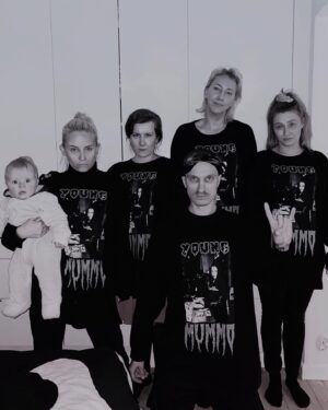 Viivi Huuska Instagram - Kids, get ready. Satan is about to join us soon. 🐰