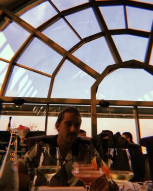 Viivi Huuska Instagram - I miss my boyfriend, good pillows, margaritas and room service. I don’t miss planes, cigarettes or scary birds in different countries. 💜🌋💘