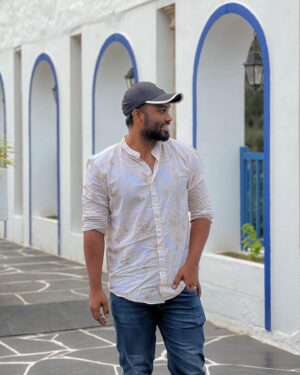 Vijay Kumar Instagram - Turning the page to the next chapter of my life ! #28 
.
My birthday was just as I wished for . And she did it best @nakshatra.murthy 
My wife ❤️🧿 
It was such a great surprise with so many beautiful gifts 🎁 
A memorable birthday after marriage ♥️ 
Thanks wifey and all those who came who wished me with huge heart of happiness 
Wishing the best this year with all positive vibes and energy 🧿