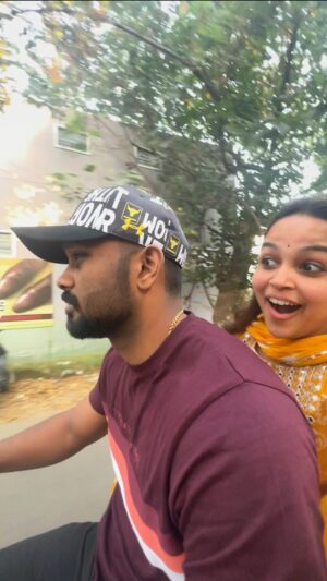 Vijay Kumar Instagram - When she is from another city😅