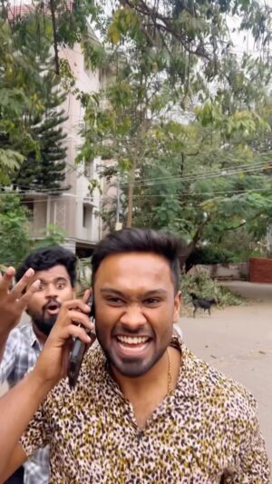 Vijay Kumar Instagram - Tag your reels addict friends..? 😂
@_kevin_roz