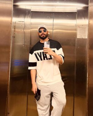 Vikas Verma Instagram - Photo dump of April, may 

Not all the photos makes it to the post 

Posting the ones I like 💖

Life is where the magic is 

And let me know which one is your favourite 🥹

Be kind and Rewind 💖

#gratitute #life #selfshots #beach #vikasverma #feelinggood