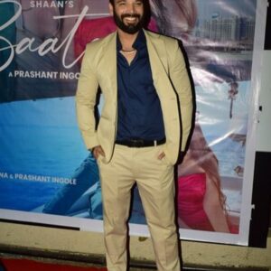 Vikas Verma Instagram - #baatien is all yours now 

Give love to this timeless melody 
By @prashantingole1 

Missed you @azizzee69 
And one and only
Voice of love @singer_shaan 

With @vinita2111 

@adrmediaproduction @adhishrana @agniruhela 

@styled by @swapnilaofficial 

https://youtu.be/iLNMAJbPXCE?feature=shared
