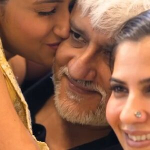 Vikram Bhatt Instagram - Father's day is also children's day. Without our children there is no joy. #Fatherday

@krishnavbhatt @shwetaambari.soni @adirajsinghb @arhavirrsingh