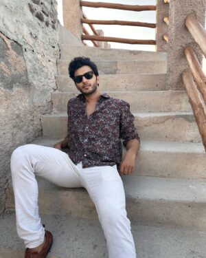 Vikram Singh Chauhan Instagram - My summers couldn’t have gotten cooler without this super soft shirt from @spunwoven 
If you’re someone who is always searching for clothes that don’t prick in summers and are designed in a comfort fit, then do try this ajrak print shirt. 
Experience Indian textiles with @spunwoven 
#ajrakh #ajrak #spunandwoven #summershirt #indiantextiles