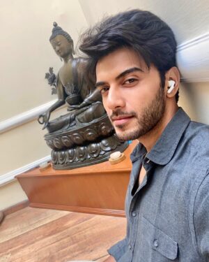 Vikram Singh Chauhan Instagram - Let’s Begin 🌟💫

⏭Programming positivity
⏭Hope & Confidence 📓
⏭Healthy meal 
⏭Breathe
⏭Aligning with soul’s purpose ⏭Rise ❤️