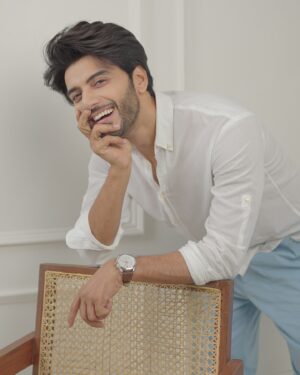 Vikram Singh Chauhan Instagram - Bring on the laughs and the bright whites 

📸 @_yash_warpe