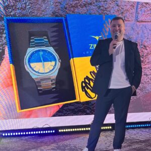 Viktor Hevko Instagram - Подяка генералу Залужному за його працю і за підтримку своїм підписом лотів для аукціонів по збору для ЗСУ !