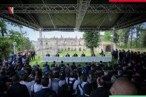 Viktor Orbán Instagram - Az orosz-ukrán háború a szörnyű pusztítás mellett azzal fenyeget, hogy a világot újra blokkokra osztja. Magyarország érdeke a nyitott, békés, dinamikus gazdasági kapcsolatok fenntartása a világ országaival. A Türk Tanács országai jó partnereink ebben.