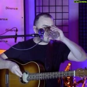 Viktor Pavlik Instagram - Чорнобривці 
Акустика дует з Володимиром Цапом
Музика Володимира Верменича 
Вірш Миколи Сингаївського 
На Студії Звукозапису - AVsound