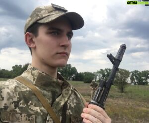 Viktor Pavlik Instagram - 07.05.99 - 07.08.20 
Сьогодні 3 роки, як ти в кращих світах, сину … 🙏❤️ 
Мій Янгол