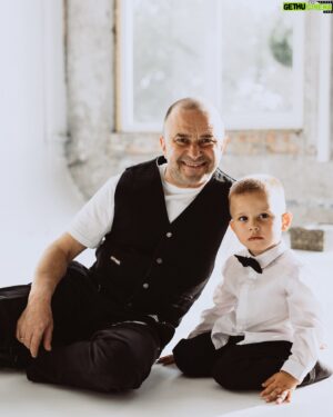 Viktor Pavlik Instagram - Коханий, найкращій у світі таточко, вітаю тебе з Днем Батька! 

Дякую за твою любов, підтримку, турботу. Дуже сильно люблю тебе!
Твій синочок Михасик😇