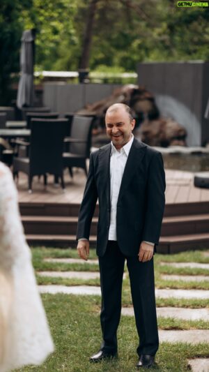 Viktor Pavlik Instagram - Сукня висіла в шафі 4 роки! Уявіть) 
Я більше не хотіла чекати ні дня. 

Живемо тут і зараз, адже не знаємо, що з нами буде завтра 💔🇺🇦