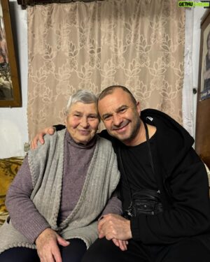 Viktor Pavlik Instagram - Провідав мамулю ❤️