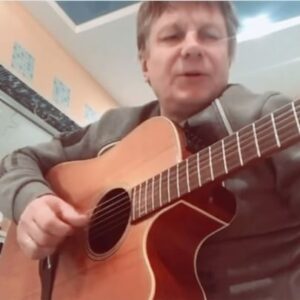 Viktor Saltykov Instagram - Дорогие друзья, будучи ярым битломаном сегодня хочу поздравить Вас с Днём Битлс! 🙌🏻 Каждый альбом The Beatles - это маленькая история, каждая песня - отдельный шедевр. #викторсалтыков#салтыков#thebeatles #16января