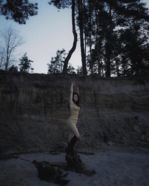 Viktoriia Lytvynenko Instagram - Увімкнувши звук,ви зможете переглянути #фотокіно 🎞️ Але фішка в тому,що сенс фільму інший,якщо перегляди з кінця 📸Фото @nastya.griv