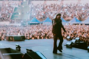 Vince Neil Instagram - Madrid 🔥 #theworldtour🌍 

#mötleycrüe 

📸 : @samshapiromedia