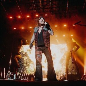 Vince Neil Instagram - Glasgow! Awesome night to end the European tour for 2023! Thanks to everyone who came out and saw us!! Can’t wait to come back 

@motleycrue 

📸 : @lucasenglund