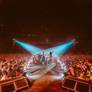 Vince Neil Instagram - Minneapolis!! Thank you for a great night 🙌✊🔥🔥 

📸 : @samshapiromedia