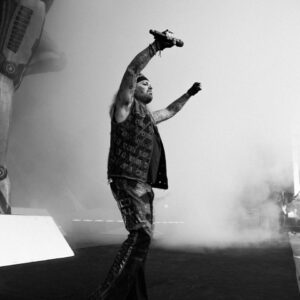 Vince Neil Instagram - Great first ever visit to Ireland 🇮🇪 🔥

#mötleycrüe 

📷 @lucasenglund