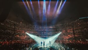 Vince Neil Instagram - What an amazing welcome home!! Thank you 🙏 
See you tonight San Diego

📸 : @samshapiromedia