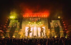 Vince Neil Instagram - Phoenix! Awesome night, thank you all for coming. Heading to L.A‼️
 
📸: @samshapiromedia