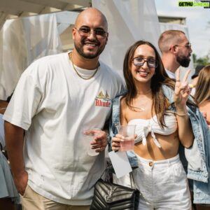 Vincent Beauregard Instagram - Noémie sur la première photo qui vie le rêve et Noémie sur la dernière photo qui rêve pour vrai 😂❤️ #birthdayvibes

📸 @biglaurphotographie