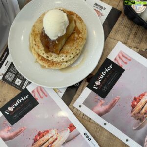 Vincent Beauregard Instagram - ‼️ALERTE CONCOURS ‼️

@loeufrier célèbre leur 20e anniversaire et pour l’occasion, ils ont de nombreuses nouveautés sur leur menu! Je suis allé goûter aux nouveaux tacos déjeuner, les pancakes décadentes ainsi qu’au nouveau milkshake le JOS LOUIS 🤯

Vous le savez, j’ai TOUJOURS une pensée pour vous ! Courez la chance de remporter une carte-cadeau L’Oeufrier de 100$ pour goûter aux nouveaux items sur le menu!

Pour participer :
- Aime la publication
- Suis le compte @loeufrier 
- Tag en commentaire avec qui tu irais essayer les nouveaux items sur le menu 😎

Bonne chance et bon appétit 😋😎

#pub