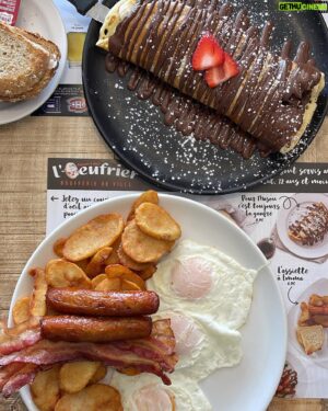 Vincent Beauregard Instagram - Les amis! La fête des Mères approche à grands pas et cette année j’ai décidé de gâter ma maman avec un déjeuner complet chez @loeufrier 🥞🍳
 
Pendant qu’on dégustait nos drinks farfelus et nos crêpes succulentes, ma mère et moi avons pensé à vous gâter et de vous offrir la chance de remporter une carte cadeau de 100$ à dépenser dans l’un des restaurants l’Oeufrier, près de chez vous! 🎉🎉 
 
Pour participer, c’est simple : 
 
- Like le post 
- Abonne-toi au compte @loeufrier 
- Tag avec qui tu irais manger un déjeuner complet chez @loeufrier 

J’annoncerai le gagnant le 6 mai prochain! 
Bonne chance à tous !!! 🤞🏼🙌🏼🤗