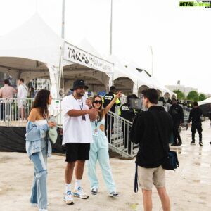 Vincent Beauregard Instagram - METRO METRO FAM ⚡️

Merci d’avoir été parmi nous tout au long du dernier week-end! Vous avez été incroyable 💜

Mention spéciale à toute l’équipe qui travaille d’arrache pieds pour réaliser ce festival. Vous êtes insane ! ⚡️💙 

Next up : FUEGO FUEGO 🔥
@vlogday_everyday 
@beachday.qc 
@festivalmetrometro 

📸: @biglaurphotographie et @pierreluccarle