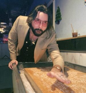 Vincent Cyr Instagram - Pineapple on pizza, yes or no?