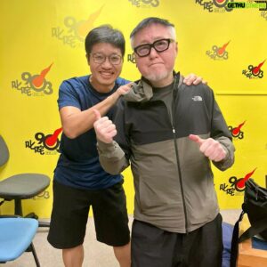 Vincent Kok Instagram - 久唔久做吓《晴朗》，晨咁早動吓腦筋，當堂腦活神通，事業成功！
近距離對住阿Jan、Michelle，起碼自己笑餐飽先 😂 

#在晴朗的一天出發 
#成個假期我都在港銷費呀